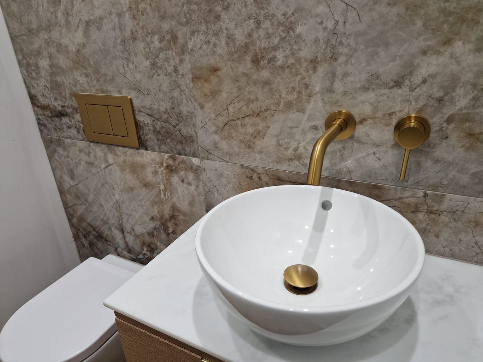 nottingham round basin grey marble brass taps